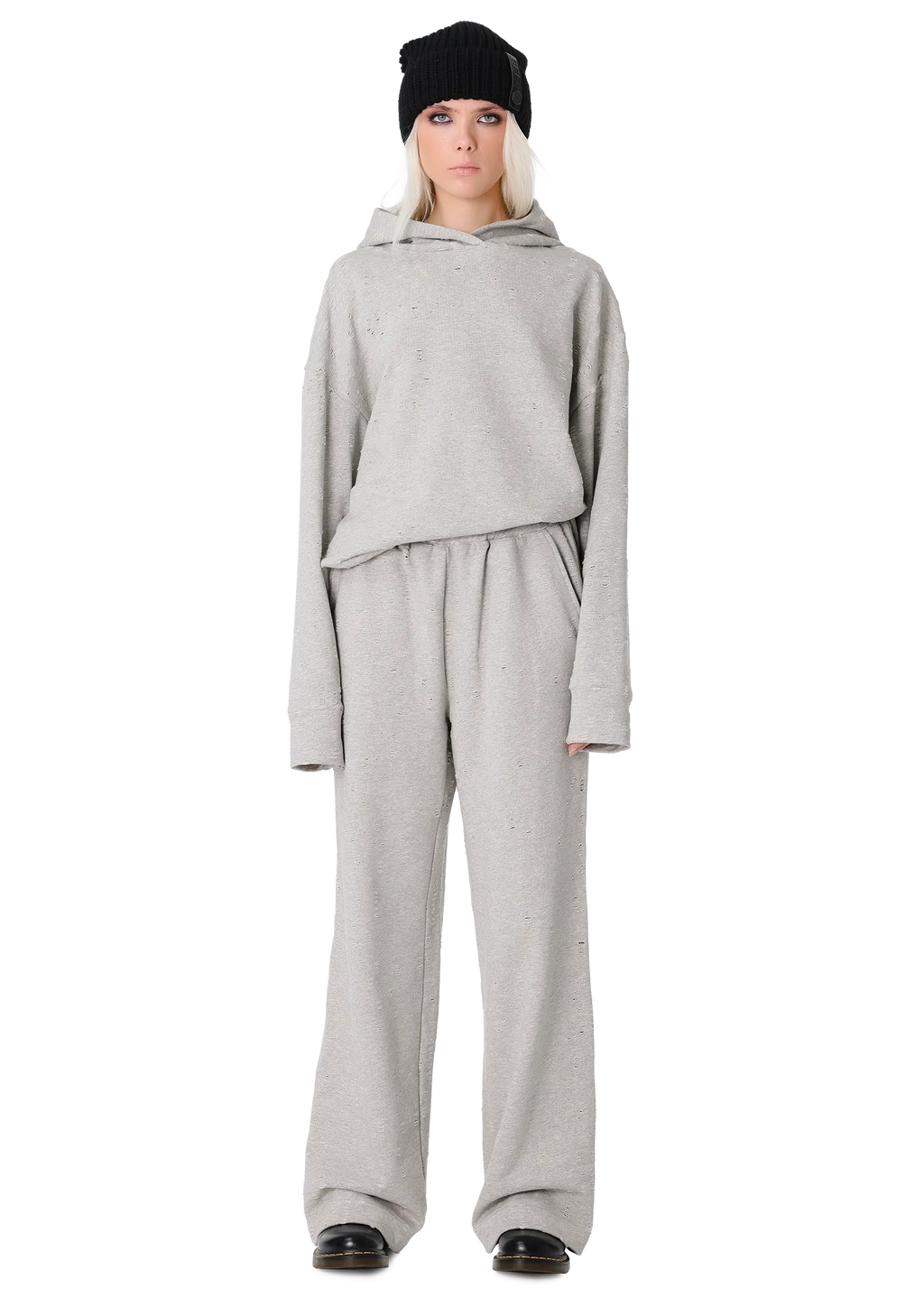 Ripped sweatpants – BOTTOMS in by 2RU2RA